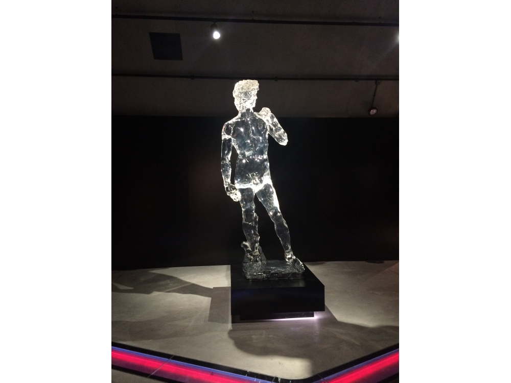 David Statue aus Acryl im Hydropolis Museum